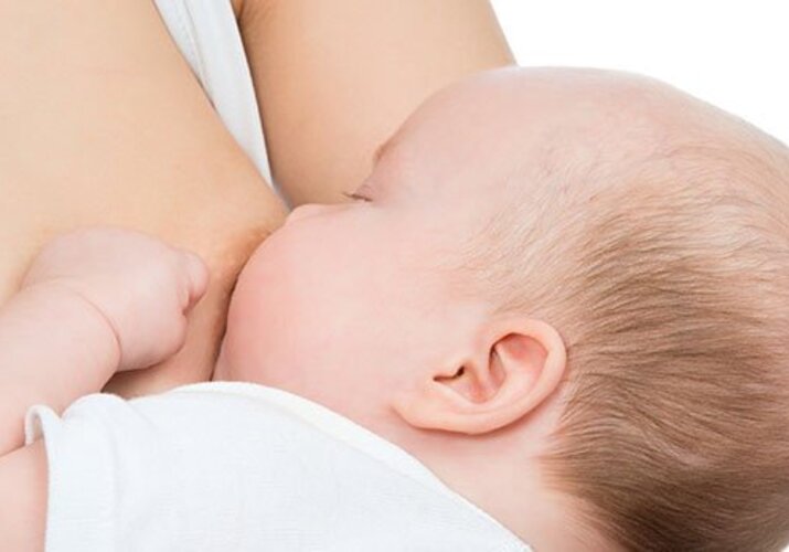 Běžné problémy v 1. dnech kojení>
