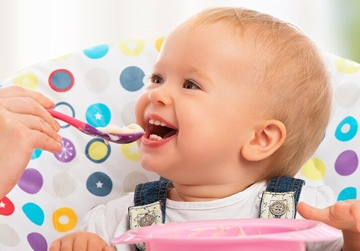 Tipy, jak naučit dítě jíst samostatně lžičkou>