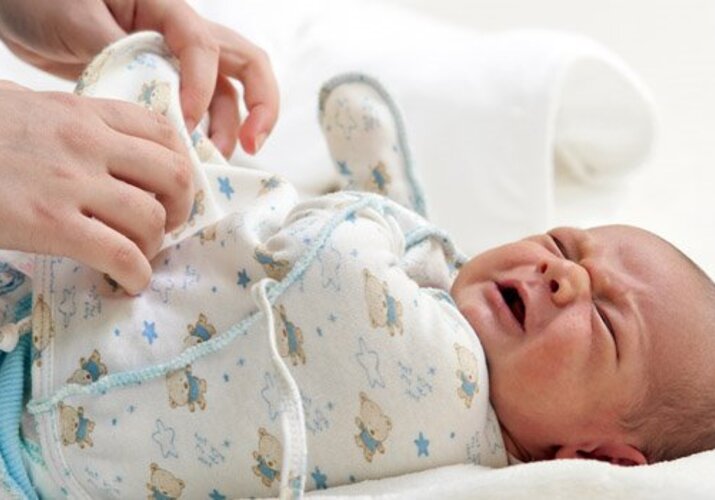 Zavinování miminka - jaké jsou výhody a nevýhody?>