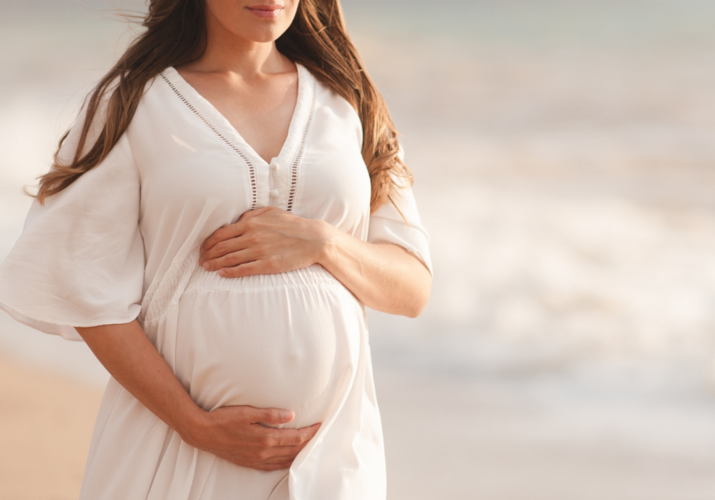 7 tipů, jak přežít parné léto v těhotenství>
