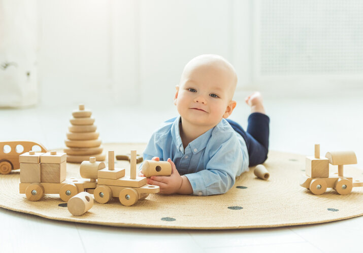 Jaké hračky jsou vhodné pro děti od 6 do 12 měsíců?>