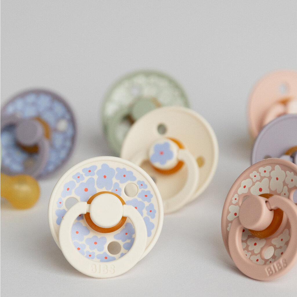 BIBS STUDIO Dudlíky z přírodního kaučuku Colour Jasmine 2ks velikost