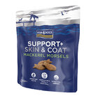 FISH4DOGS Pamlsky pro psy na podporu srsti s kousky makrely 225 g