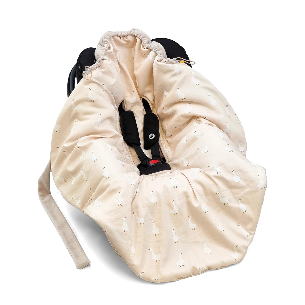 KLUPS Babatakaró autósülésbe Velvet Gaja Goose bézs 110x105 cm termék 2. képe