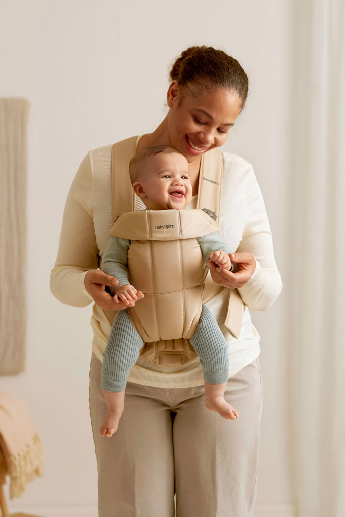 BABYBJÖRN Mini hordozó, Woven Beige termék 2. képe