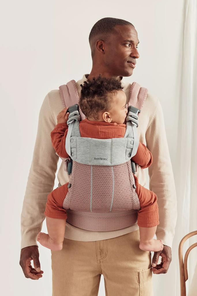 BABYBJÖRN Hordozó Harmony Dusty pink 3D mesh, 15 kg-ig termék 2. képe