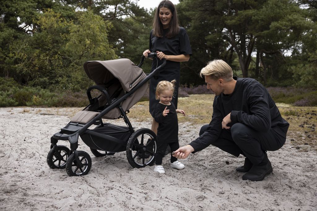 THULE Sport babakocsi Urban Glide 4 Tinted Taupe mágneses csattal termék 2. képe