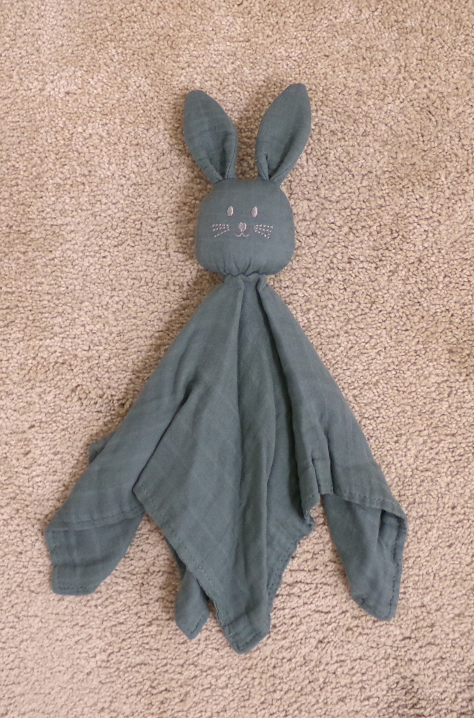 PETITE&MARS Mazlíček bambusový mušelinový Hugo Misty Green 0m+