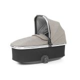 BABYSTYLE OYSTER 3 Hluboká korba s pláštěnkou Pebble/Mirror rám 2019 BABYSTYLE OYSTER 3 Hluboká korba s pláštěnkou Pebble/Mirror rám 2019